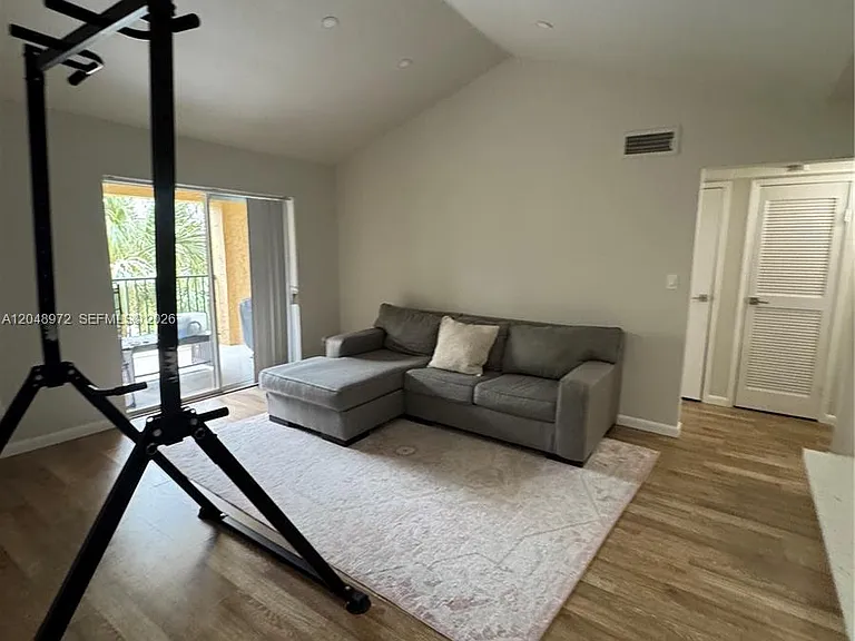 733 Riverside Dr #1236 — Photo 4
