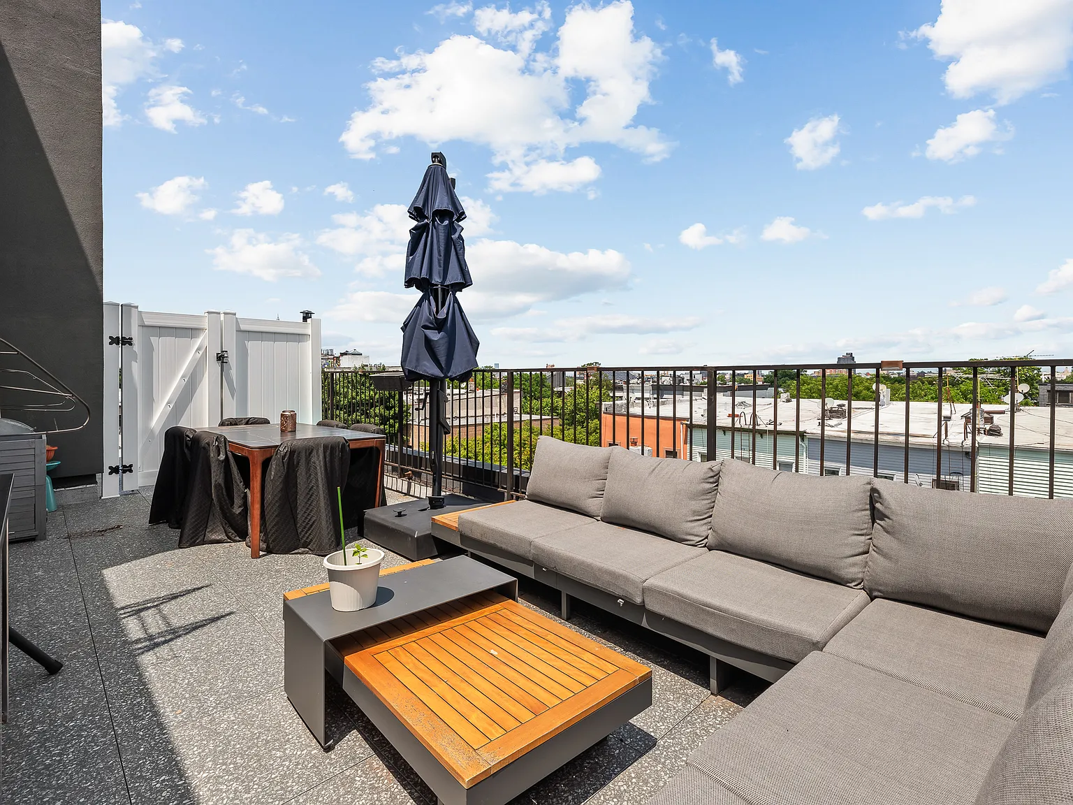 1066 Jefferson Avenue — Photo 2
