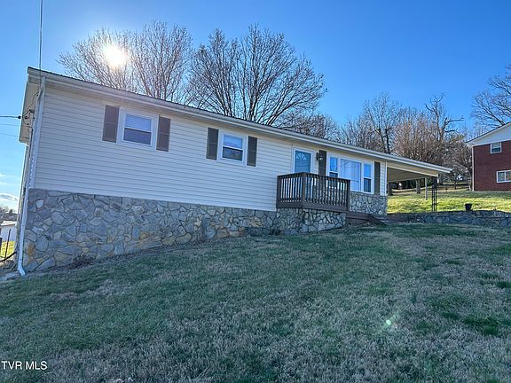 5th image of 211 Linda St