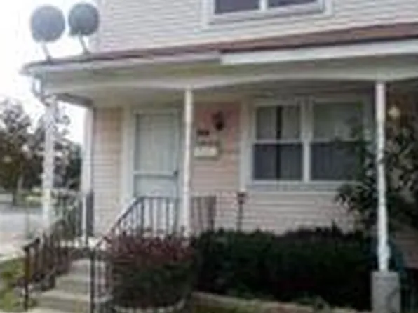 30 Greenwoode Ln #1, Pontiac, MI 48340