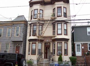 271 Griffith St APT 2R, Jersey City, NJ 07307