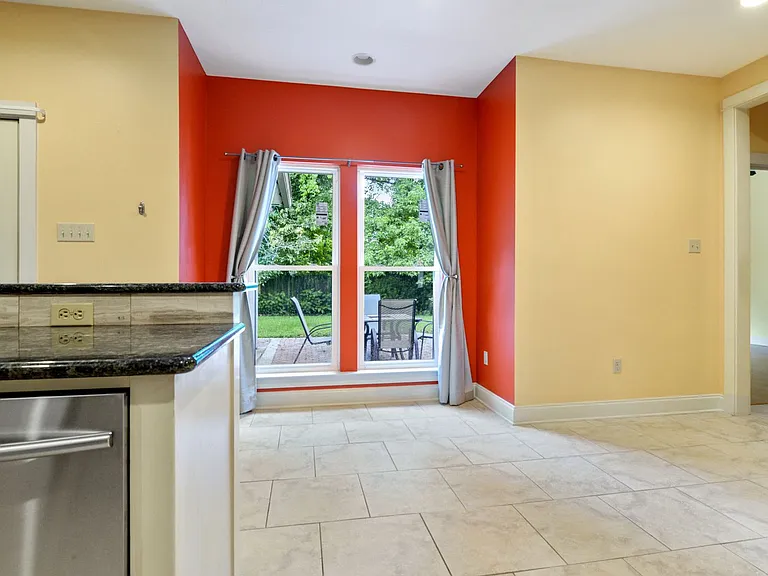 9442 Boone Dr — Photo 6