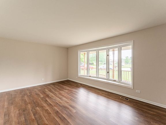 2nd image of 7415 W Dove Ln