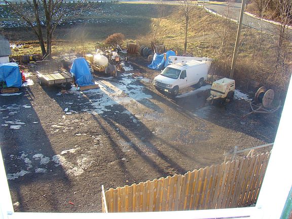 right rear parking area