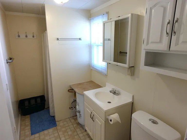 Unit C Bathroom