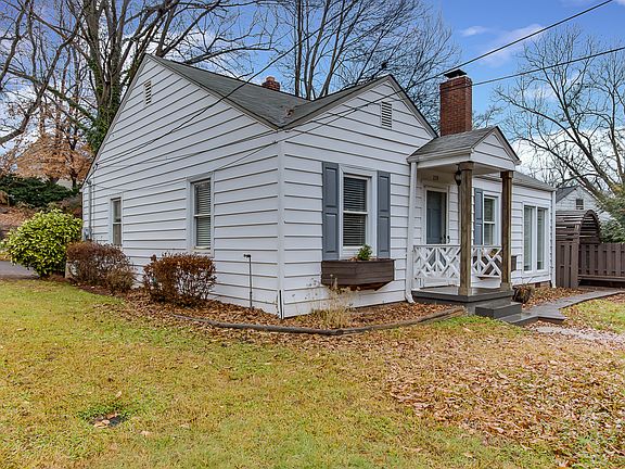 3rd image of 239 W Hillcrest Dr