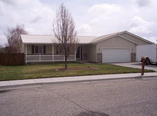 815 S Tennis Court Dr, Ammon, ID 83406