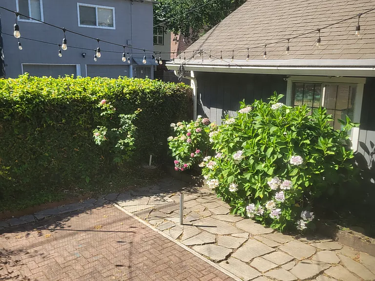 720 Olive St — Photo 18