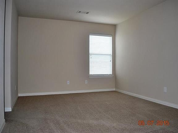 4th image of 1017 Southlake Dr