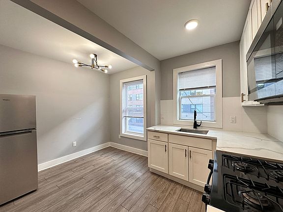 3rd image of 26 Yale Ave #27E