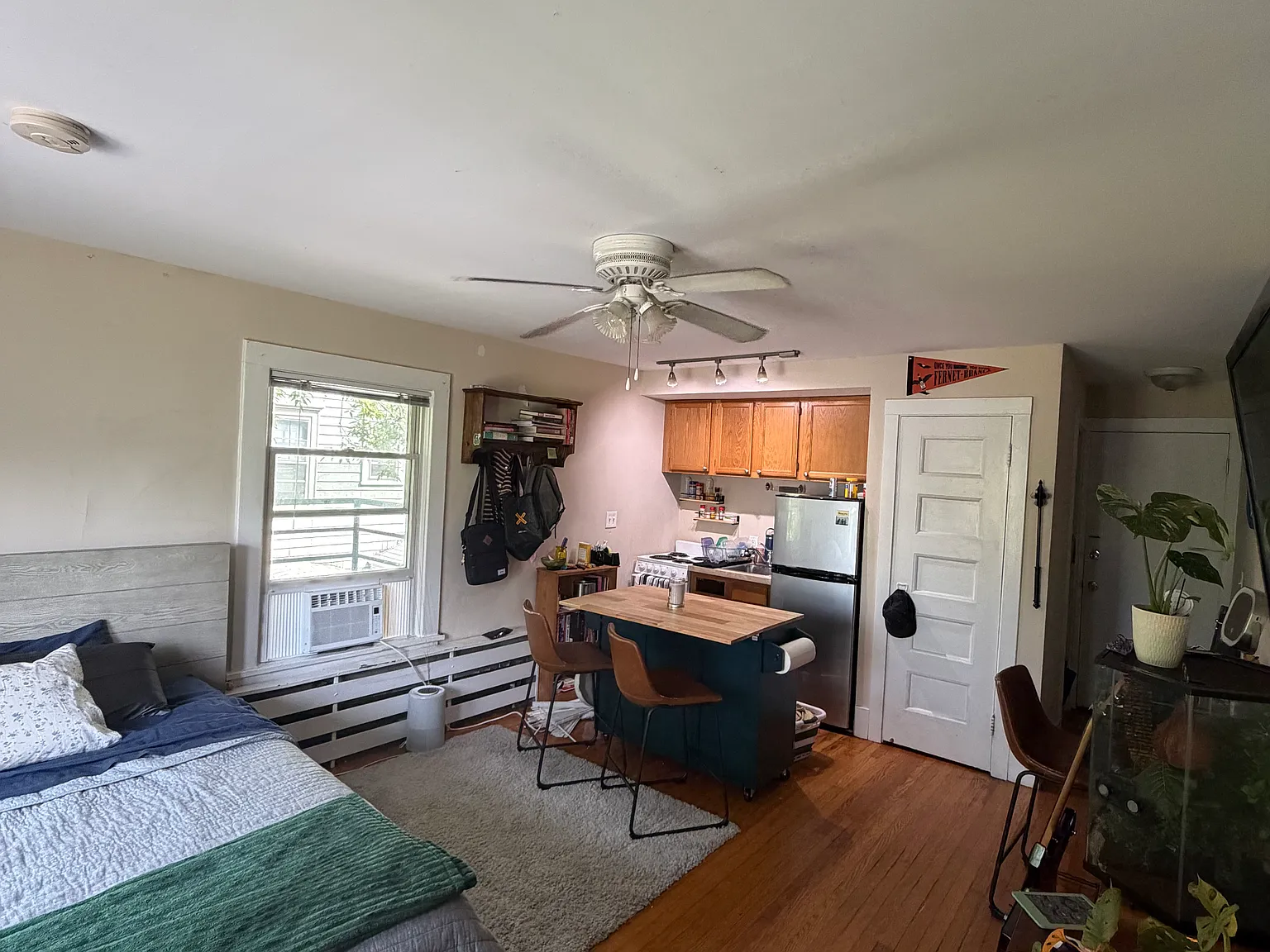 Studio, 500 sqft, $895 — Photo 3