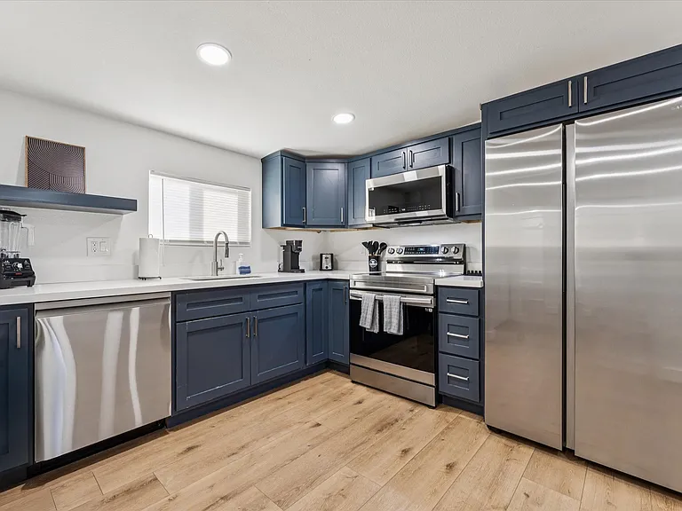 1548 N Upland Cir #B — Photo 9