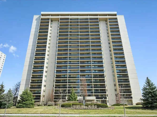 299 Mill Rd #1801, Toronto, ON M9C 4V9
