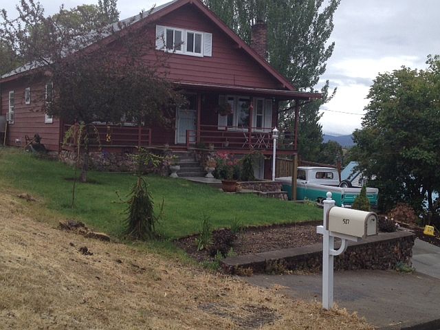 2nd image of 517 N Laguna St