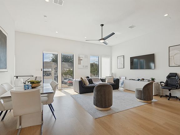 4th image of 4301 Bowser Ave #104
