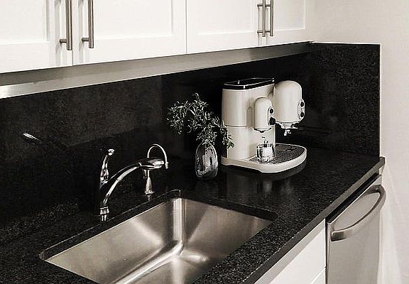 4th image of 300 E 75th St APT 10E