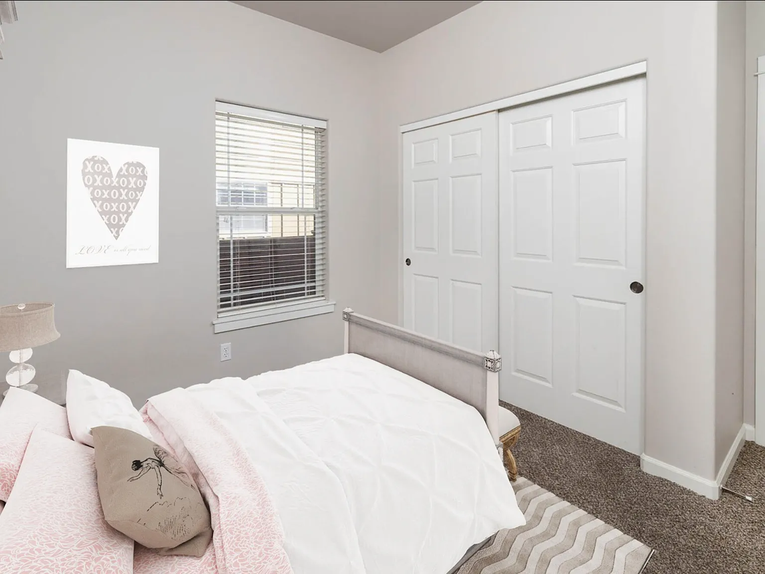 5 bed, 2526 sqft, $4,000 — Photo 2