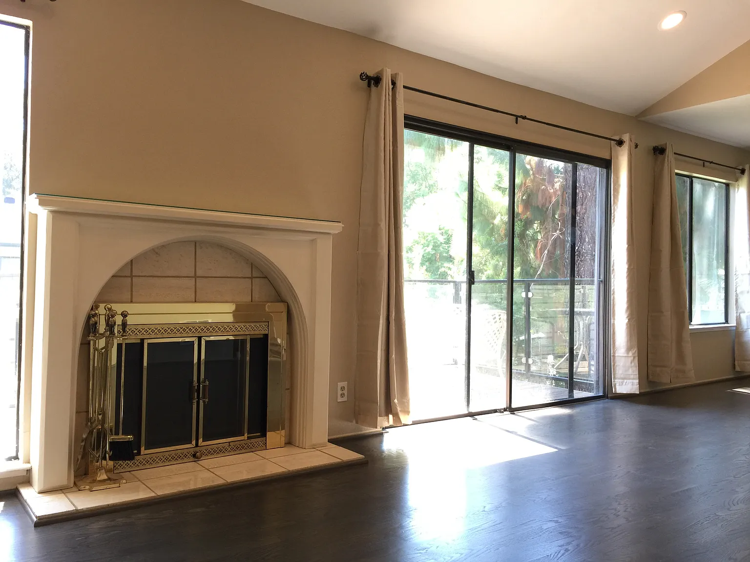 2 bed, 998 sqft, $3,950 — Photo 4