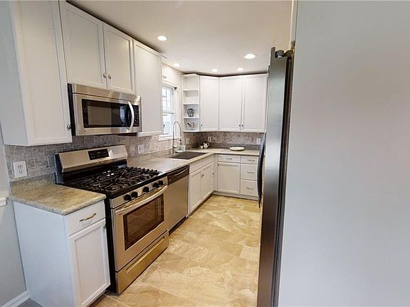 2nd image of 149 Moulton Ave