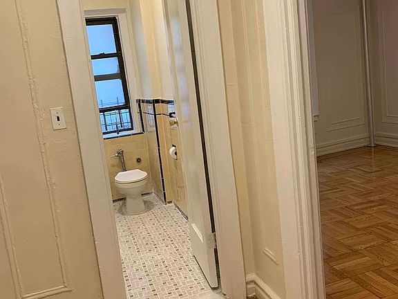 4th image of 5009 Broadway APT 410