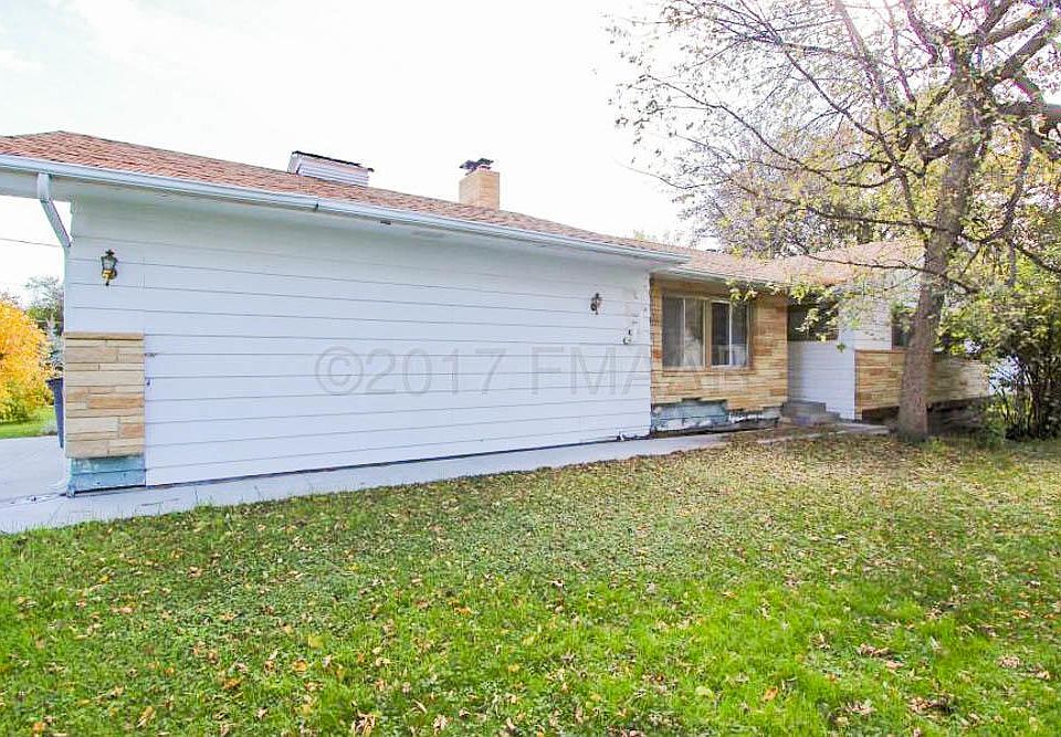 1st image of 211 6th Ave S