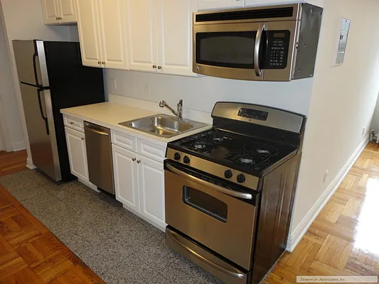 Rented by Sovereign Associates | media 30