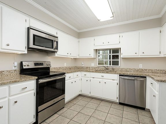 4th image of 561 Corinth Rd