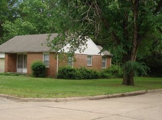 1203 Ann St, Winfield, KS 67156