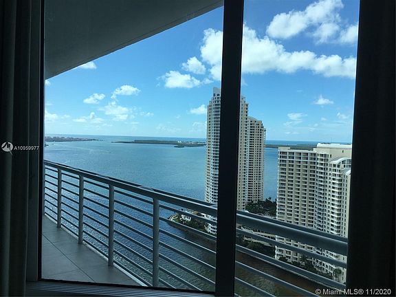 2nd image of 325 Biscayne Blvd #3519