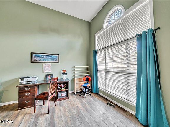 3rd image of 309 Millwood Ct