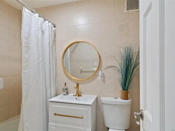 2835 Webb Avenue image 12 of 26