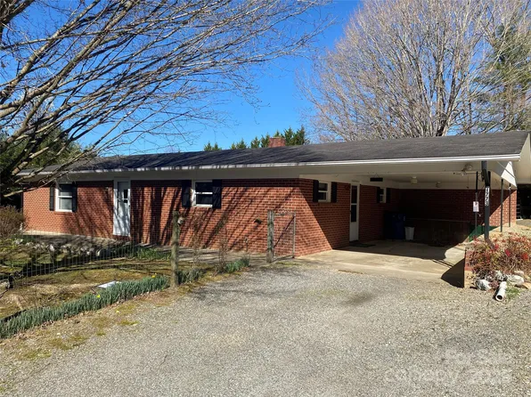 1773 Carlton Dr, Lenoir, NC 28645