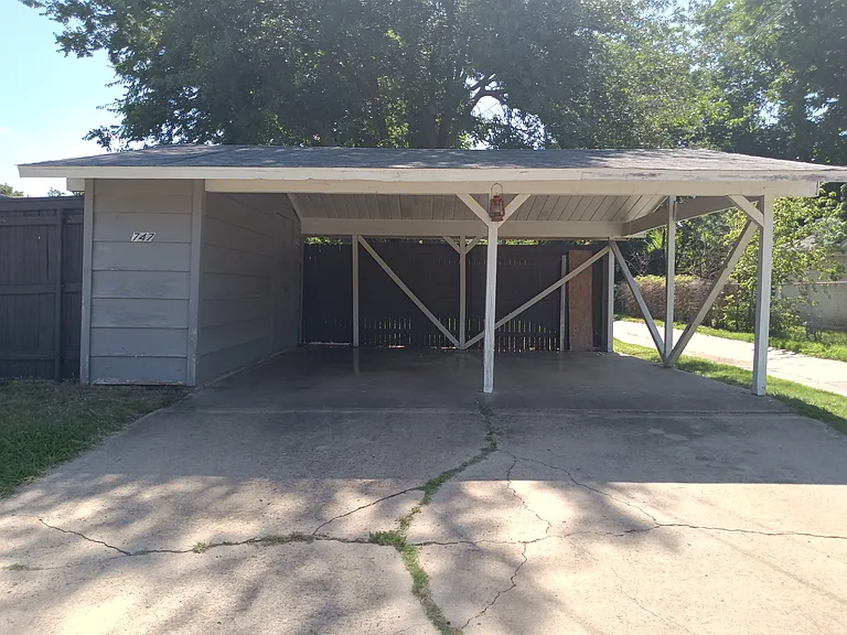 747 Sherbrook Dr — Photo 8
