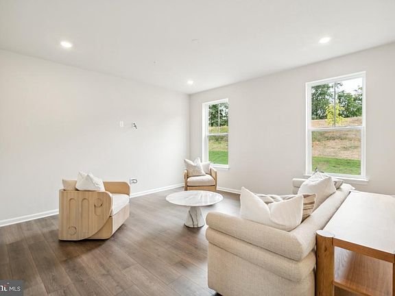 4th image of 10014 Selkie Ln