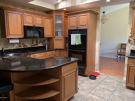 4th image of 5945 Doraville Dr
