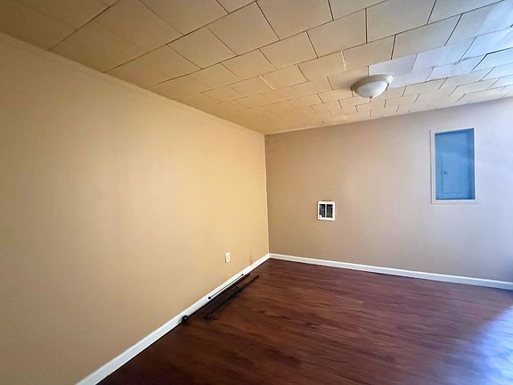 5th image of 152 E Market St #B