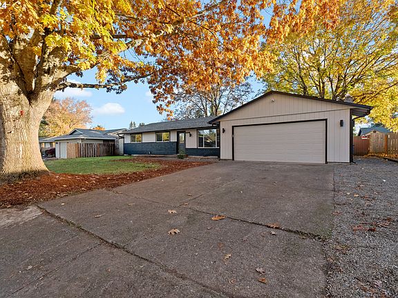 4th image of 15807 SE 2nd St