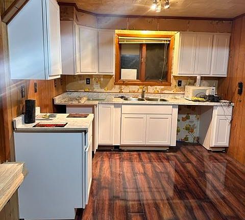 3rd image of 507 Columbia St #1