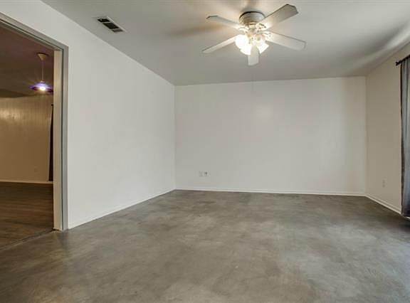 5th image of 322 Sparks Dr