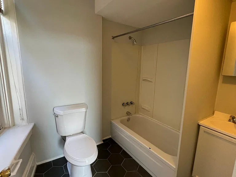 1101 Harrison Ave #1 — Photo 4