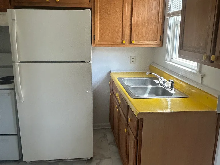 2616 Ludwig St — Photo 3