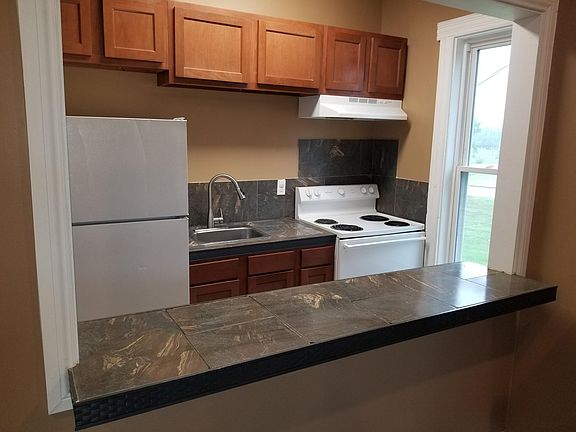 2nd image of 313 N Main St #5