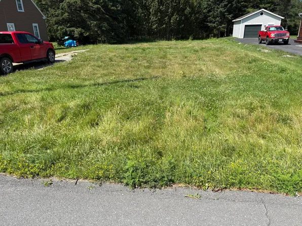 38 Elizabeth Street, Presque Isle, ME 04769