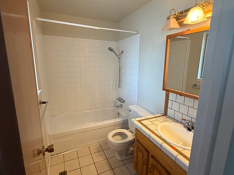 560 Nancy Cir — Photo 9