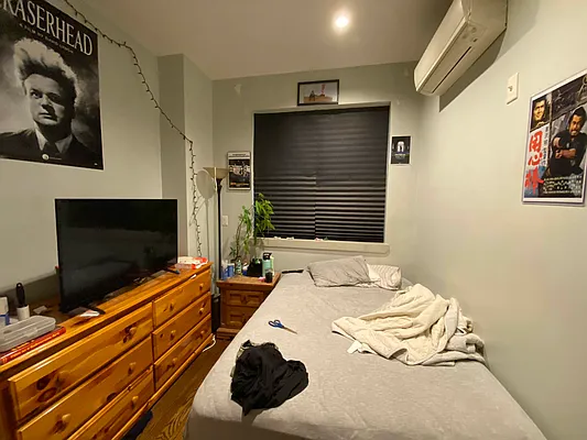 Rented by Premier Metro Realty Corp | media 16