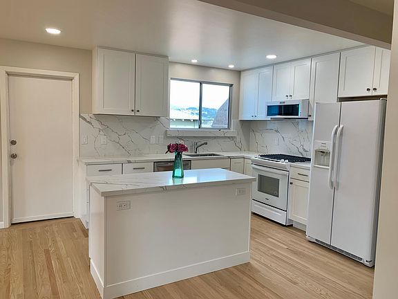 2nd image of 157 Lacrosse Ave