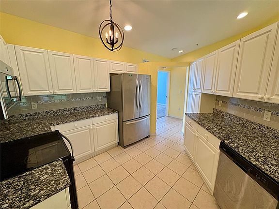 5th image of 6421 Bay Cedar Ln
