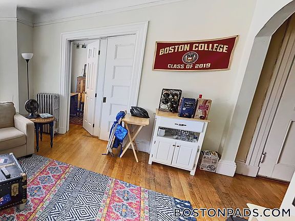 4th image of 48 Babcock St #18