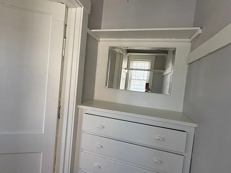 3301 Dewey Ave — Photo 6