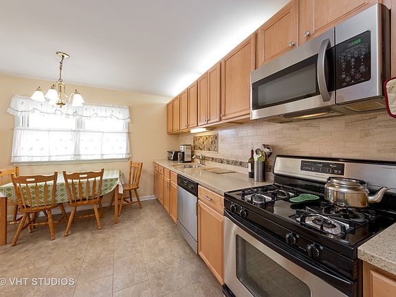 3rd image of 432 Radcliffe Ave